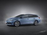 Toyota Auris Touring Sports Hybrid 2015 года